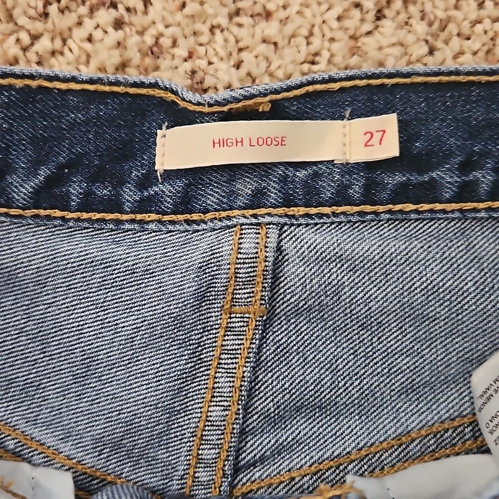 Levi's Women's Classic Blue Wide-Leg Jeans - Picture 5 of 7